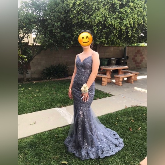 Beautiful Noell Lace Evening dress. Worn once size 6. - Picture 1 of 2